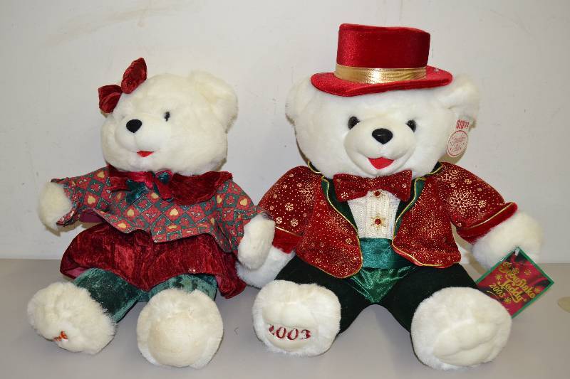 lot 207 image: Stuffed Bears