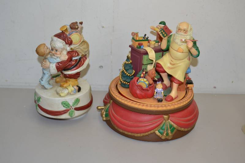 lot 212 image: Santa Music Boxes