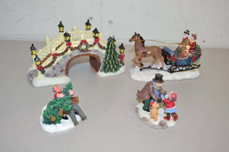 lot 229 image: Christmas Village People