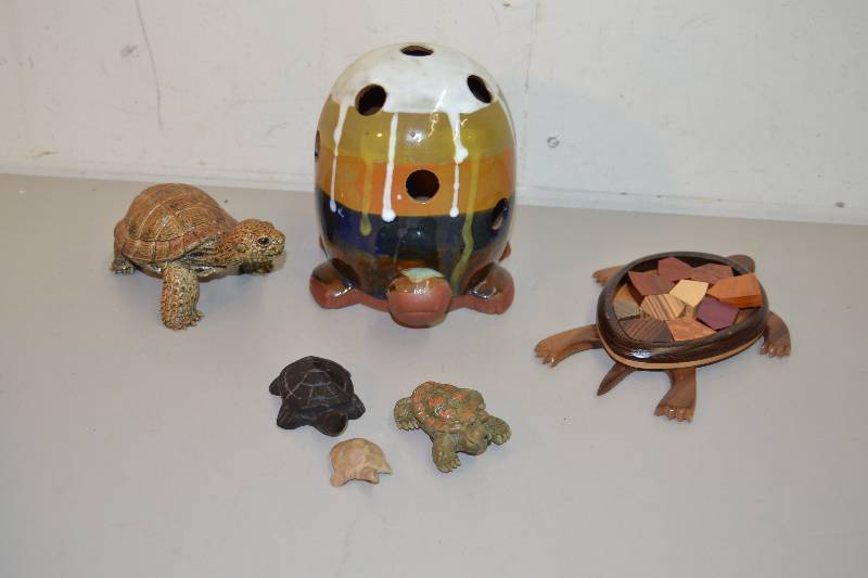 lot 239 image: Turtles