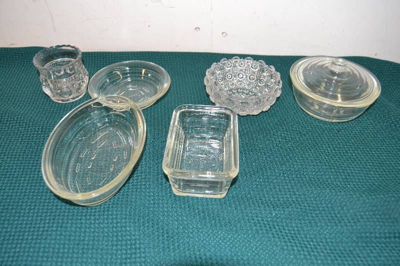 lot 244 image: Small Dishware