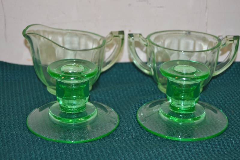 lot 246 image: Vaseline Glass