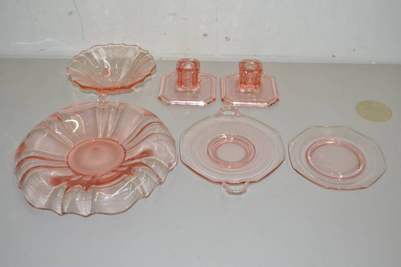 lot 247 image: Pink Depression glass