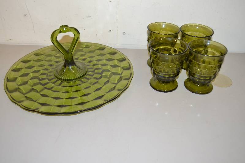 lot 1 image: Vintage Green glassware