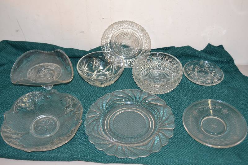 lot 6 image: Vintage Glassware