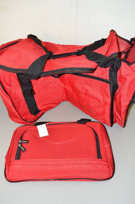 lot 10 image: Luggage