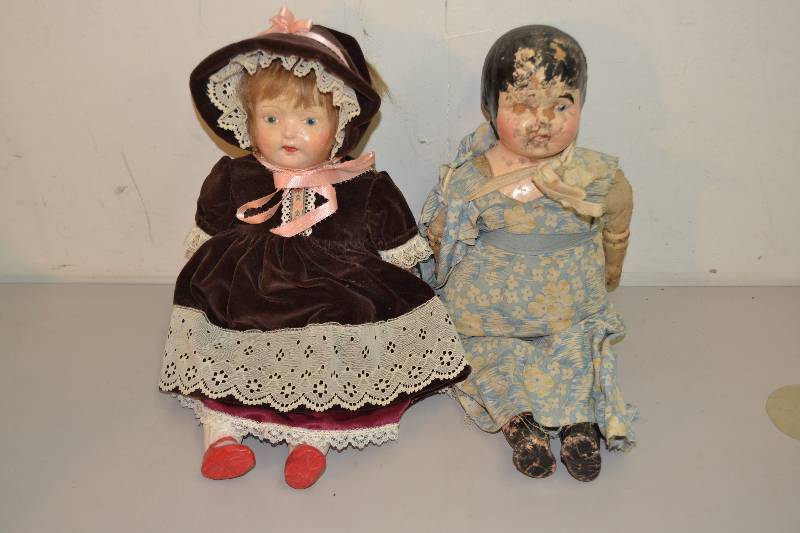 lot 12 image: Vintage Dolls