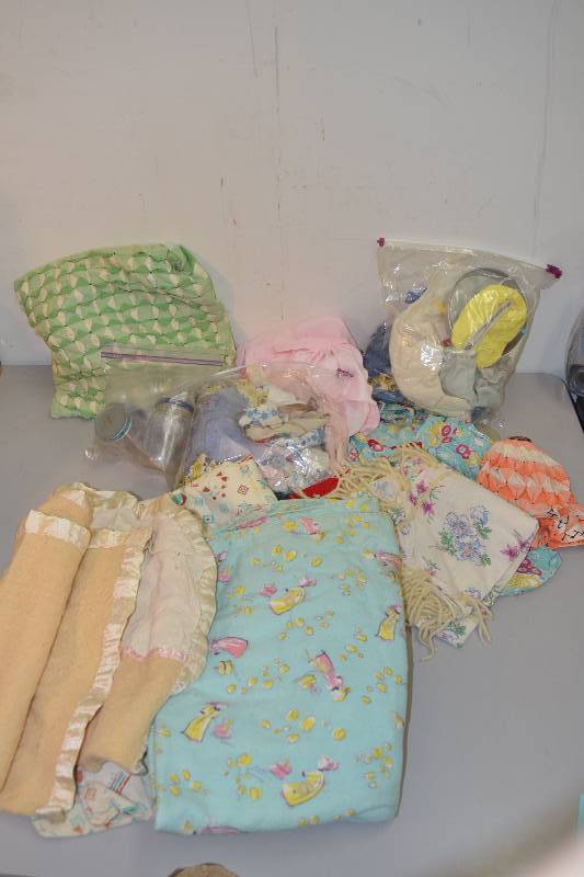 lot 15 image: Vintage Doll Clothes 