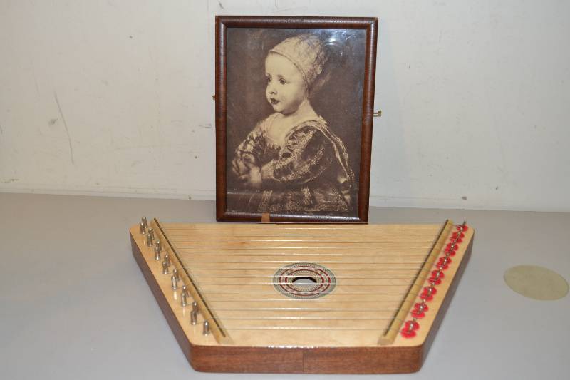 lot 35 image: Lap Harp antique photograph