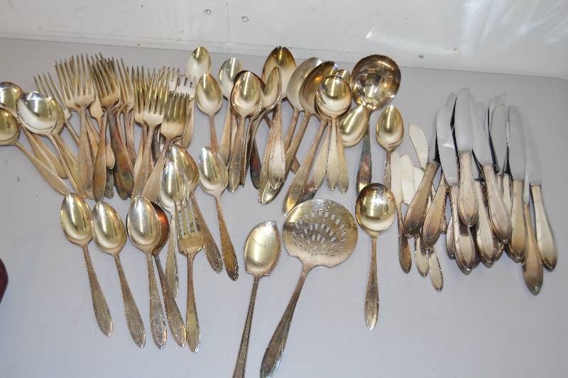 lot 41 image: Nobility Plate Flatware