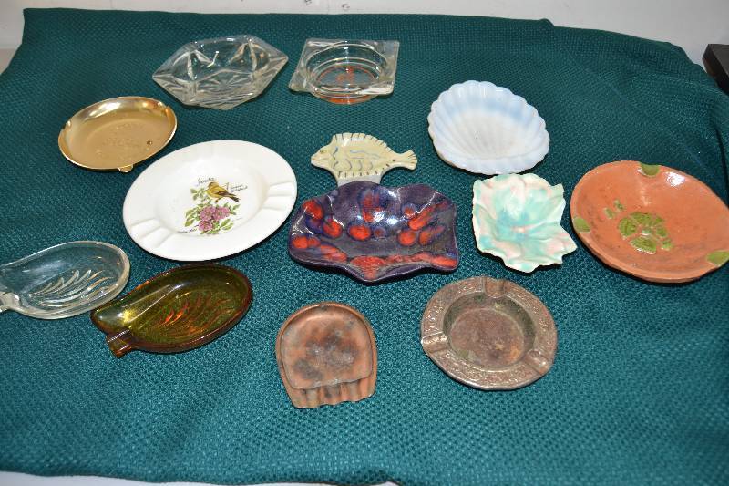 lot 54 image: Ashtrays