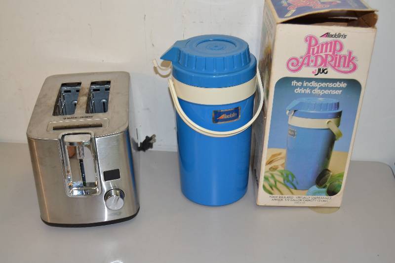 lot 57 image: Toaster Pump a Drink