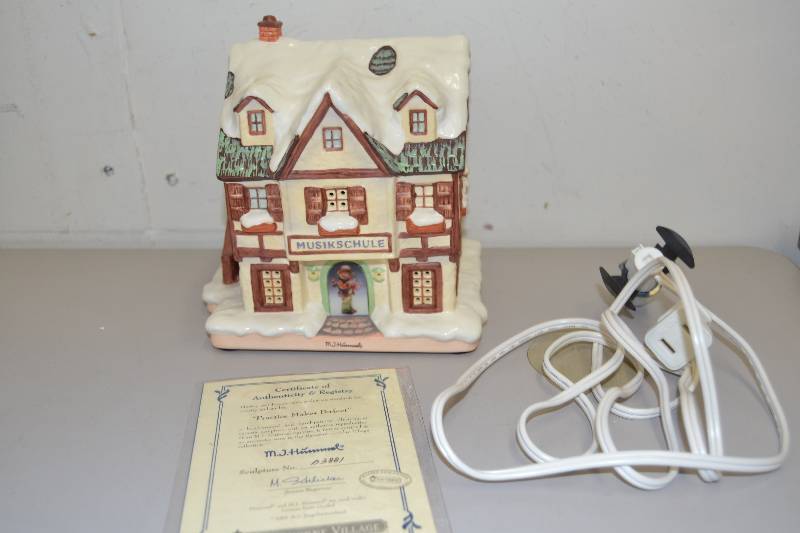 lot 70 image: Hummel Hawthorne Collection