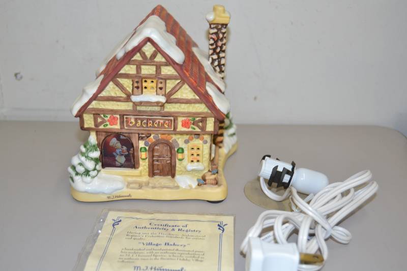lot 71 image: Hummel Hawthorne Collection