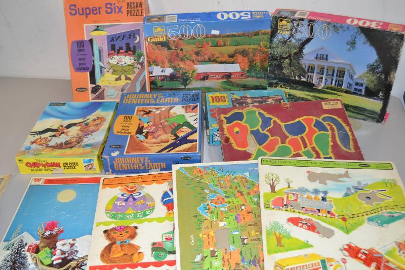 lot 80 image: Vintage puzzles