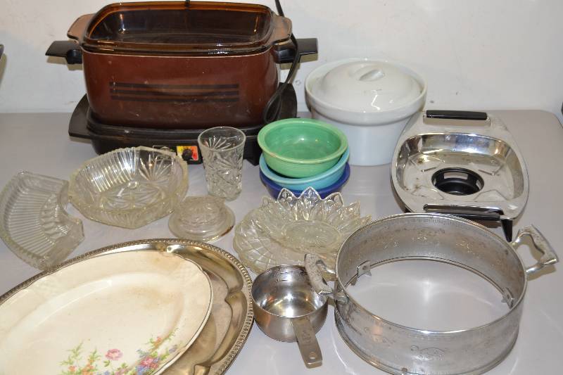 lot 87 image: Kitchen Items