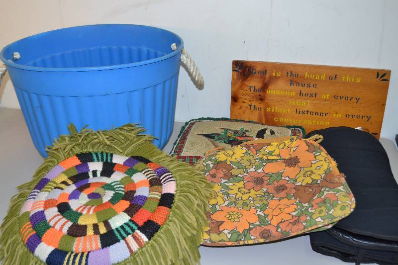 lot 98 image: Seat cushions and bin