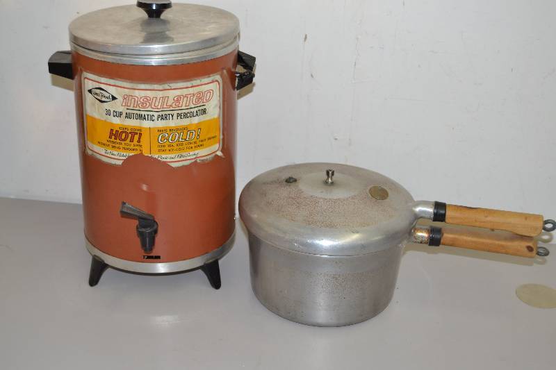 lot 101 image: Party Percolator pressure cooker