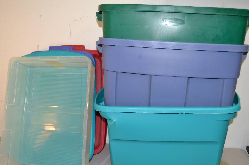 lot 103 image: Tubs