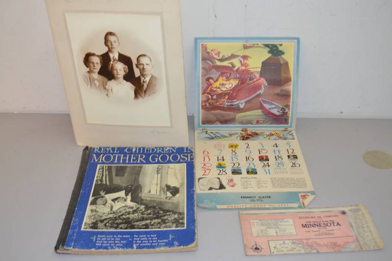 lot 106 image: Vintage Items