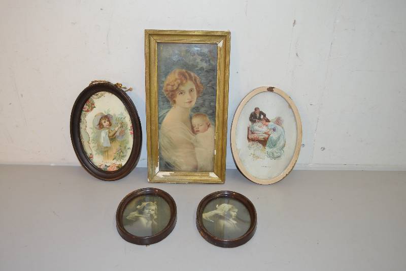 lot 109 image: Vintage prints