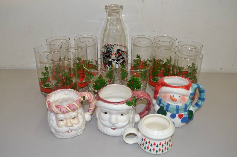 lot 117 image: Christmas glasses