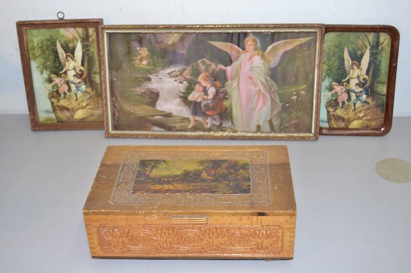 lot 125 image: Vintage Pictures Jewelry box