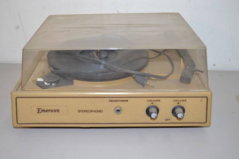 lot 128 image: Emerson Stereophonic player