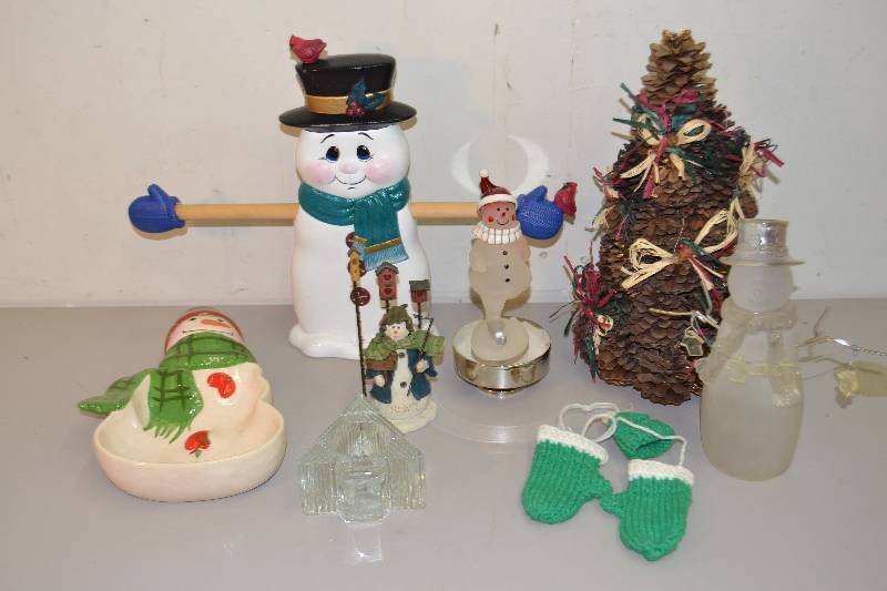 lot 131 image: Snowmen and  pine trees.