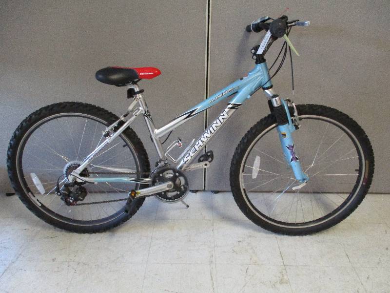 lot 10 image: Schwinn Mountain Bike