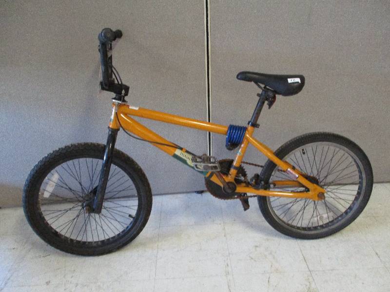 lot 12 image: Youth Bike