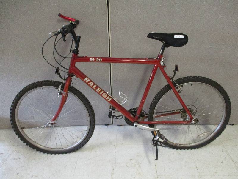 lot 32 image: Raleigh Mountain Bike