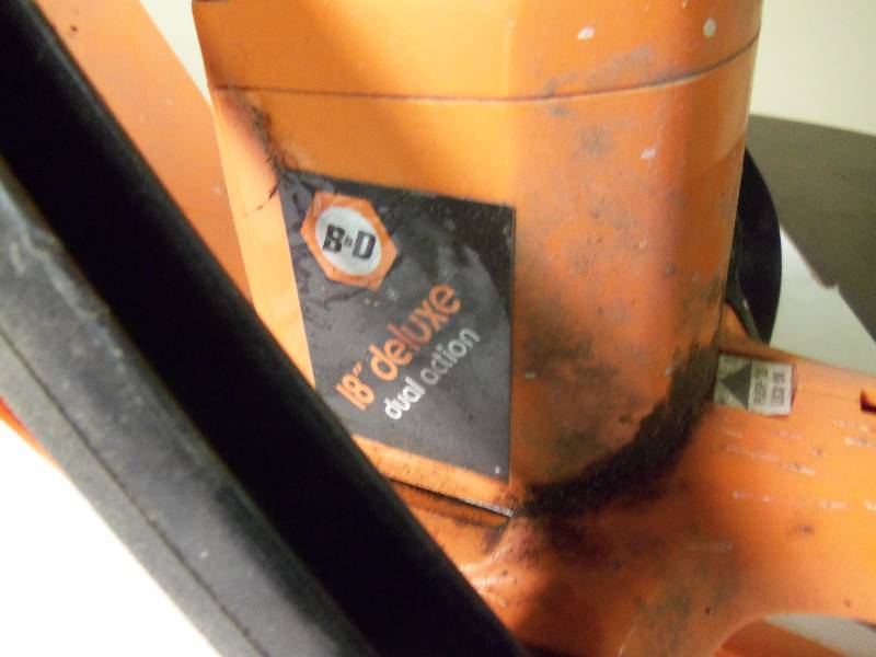 lot 2 image: 18 Hedge Trimmer