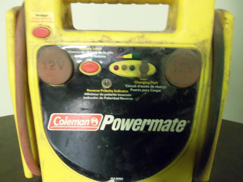 lot 15 image: Coleman Powermate Jump Box