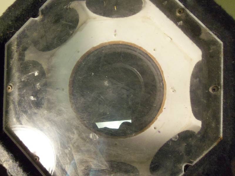 lot 24 image: Isobarik Stereo Blaster Tube