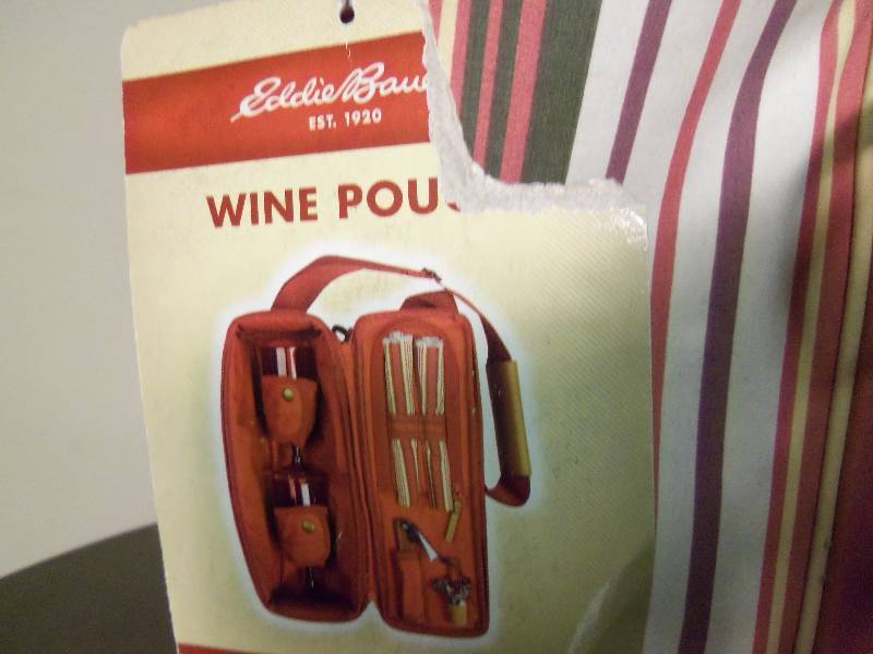 lot 34 image: Eddie Bauer Wine Cooler NWT