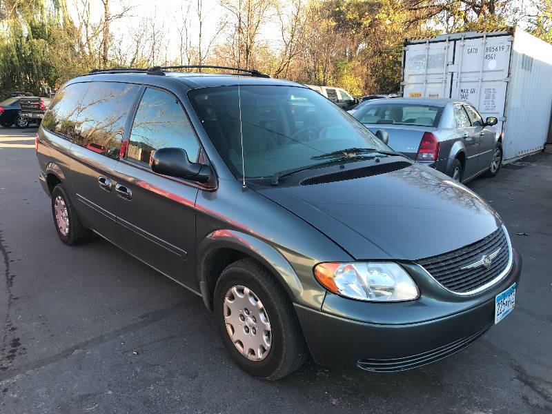 2004 Chrysler Town & Country LX