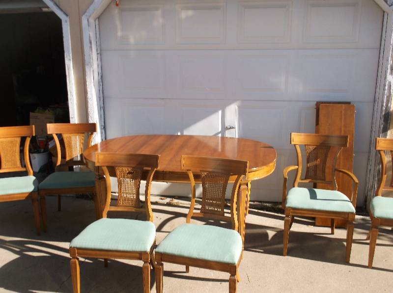 Dinning Table