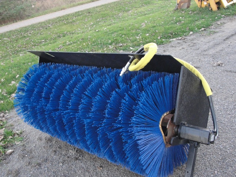 Unused Wildcat Hydraulic broom 72