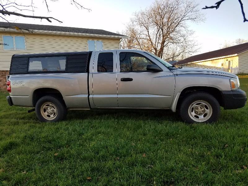 lot 1 image: 2005 Dodge Dakota Extended Cab 4X4