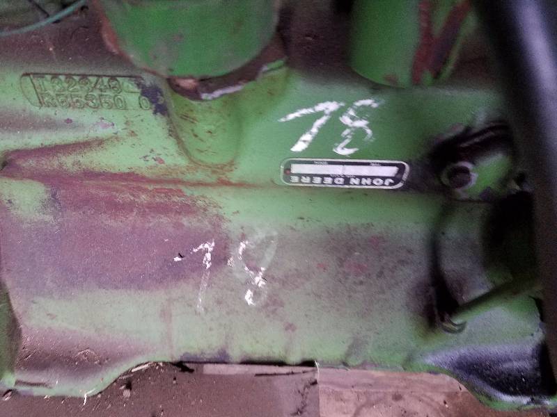 lot 7 image: John Deere 4 Cyl Gas Egine