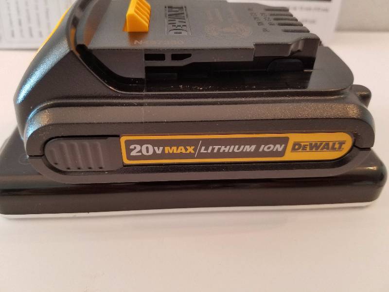 lot 23 image: DeWalt Cordless  20v MAX Lithium Ion Battery