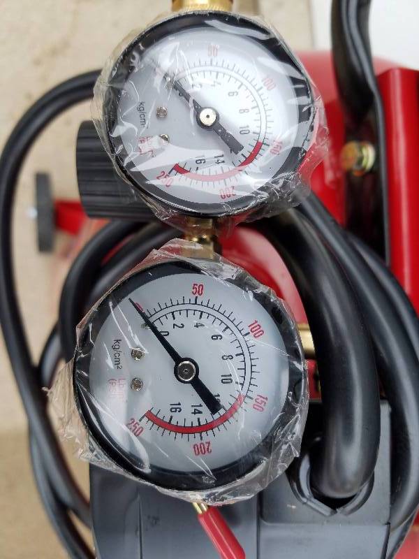 lot 25 image: Craftsman 26 Gallon Air Compressor...Brand New