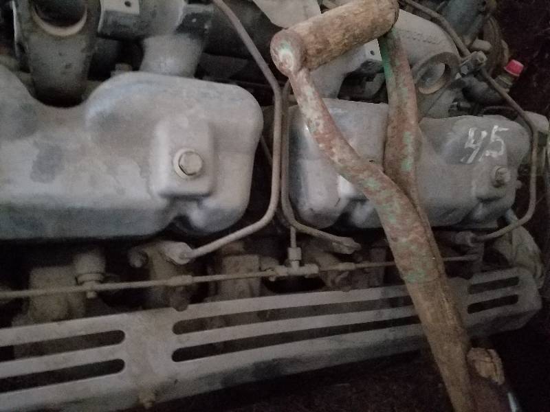 lot 19 image: Perkins V8 Diesel Tractor Engine