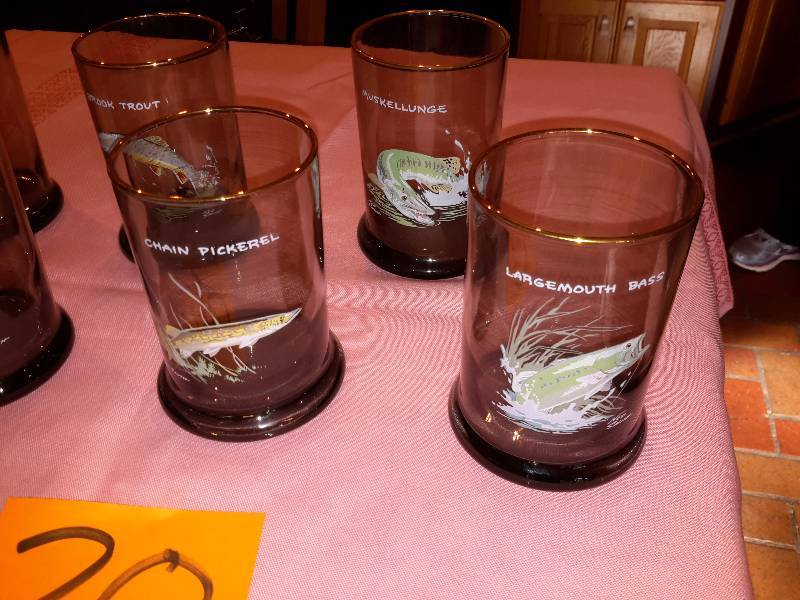 lot 20 image: 8, Minnesota Sport Fish Glass from 1950s