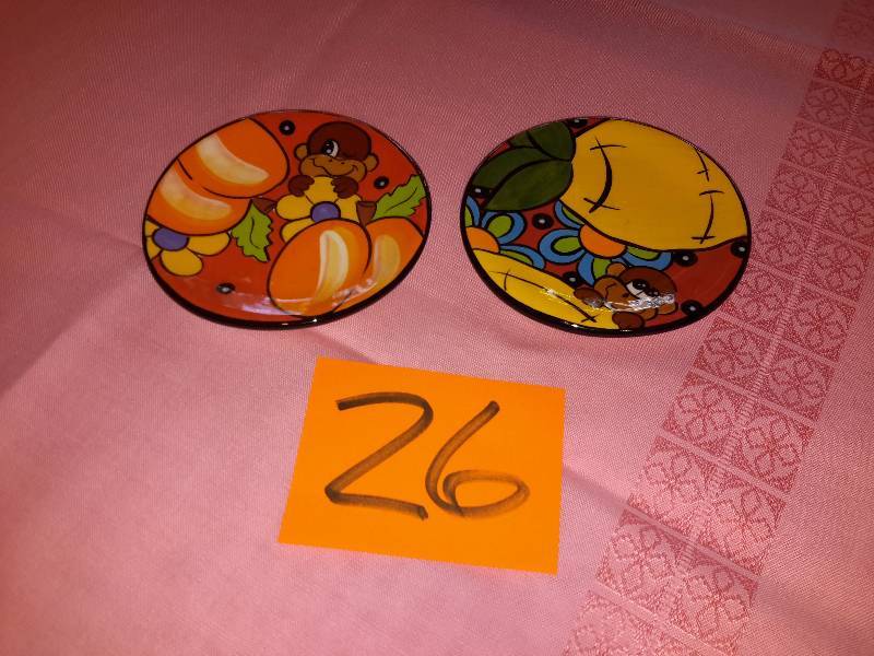 lot 26 image: 2, 5 in plates.  PEFI Costa Rican Artist