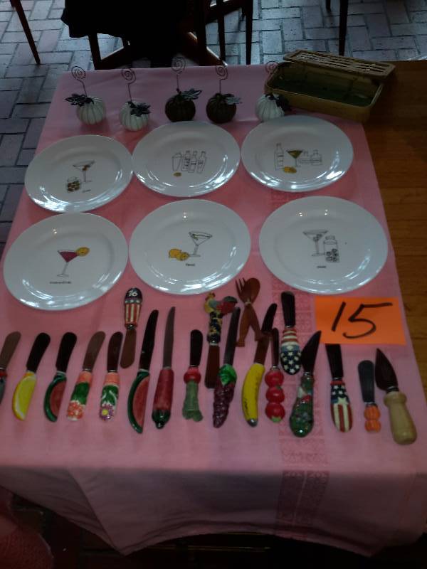 lot 15 image: Horsdoerves Serving Set, Martini Theme