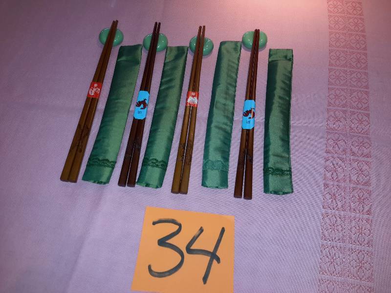 lot 34 image: Sushi Set.. Never used.