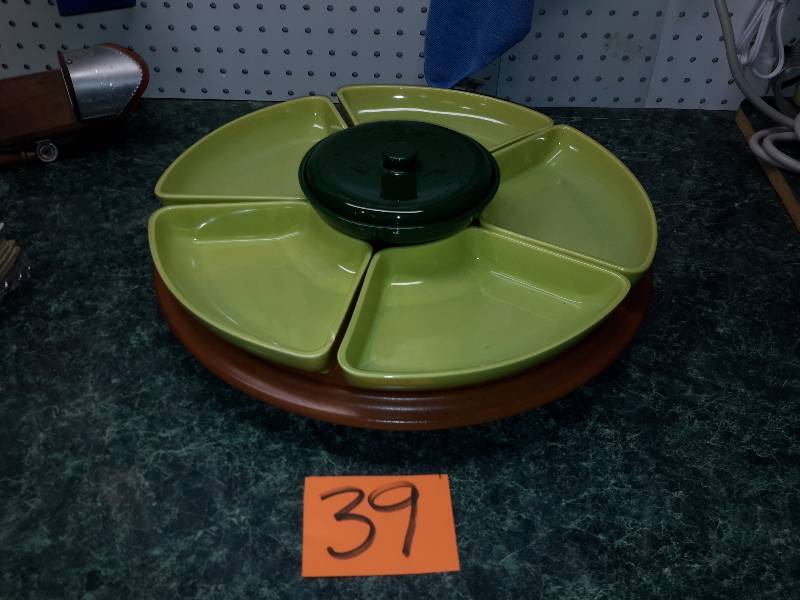 lot 39 image: Mid Century Lazy Susan Server with glass dishes