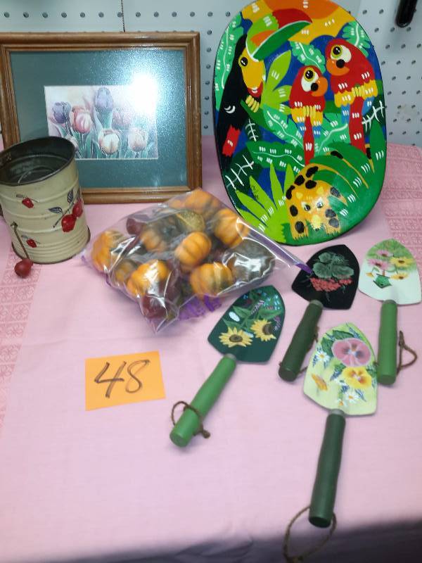 lot 48 image: Hand Painted Tray from Costa Rica, small pumpkin dcor, old fashion sifter, 4 decorative spades